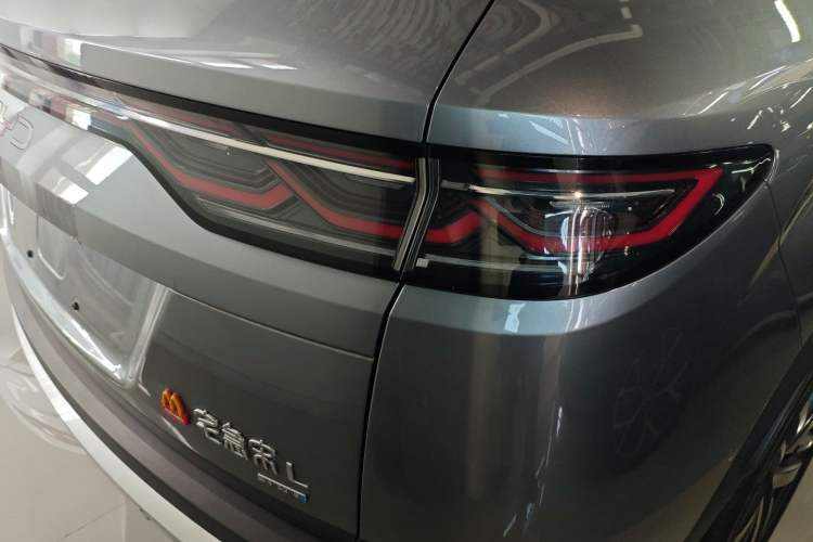 Used BYD Song L DM-i 2025 Intelligent Driving Version 112 km Beyond-Range Type Exterior 3