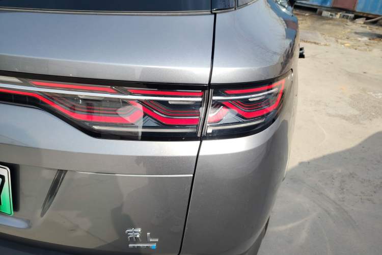 Used BYD Song L DM-i 2025 Intelligent Driving Version 112 km Beyond-Range Type Exterior 3