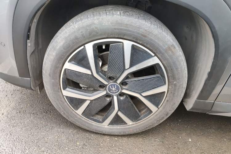 Used BYD Song L DM-i 2025 Intelligent Driving Version 160 km Beyond-Range Type Exterior 4