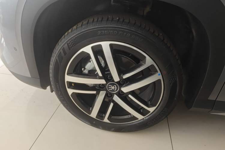 Used BYD Song L DM-i 2025 Intelligent Driving Version 112 km Beyond-Range Type Exterior 4