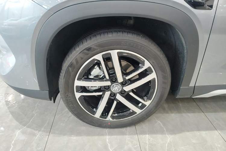 Used BYD Song L DM-i 2025 Intelligent Driving Version 112 km Beyond-Range Type Exterior 4