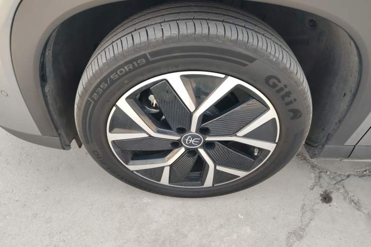 Used BYD Song L DM-i 2025 Intelligent Driving Version 112 km Beyond-Range Type Exterior 4