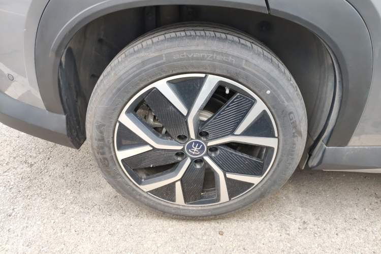 Used BYD Song L DM-i 2025 Intelligent Driving Version 160 km Beyond-Range Type Exterior 5