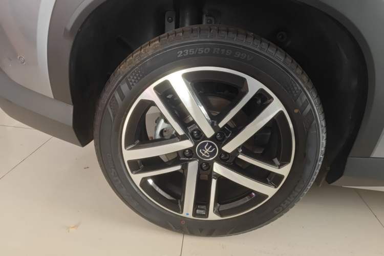 Used BYD Song L DM-i 2025 Intelligent Driving Version 112 km Beyond-Range Type Exterior 5