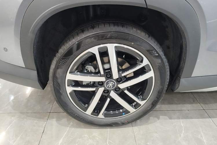 Used BYD Song L DM-i 2025 Intelligent Driving Version 112 km Beyond-Range Type Exterior 5