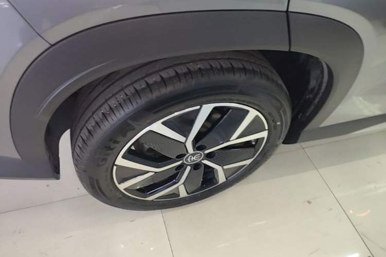 Used BYD Song L DM-i 2025 Intelligent Driving Version 160 km Beyond-Range Type Exterior 5
