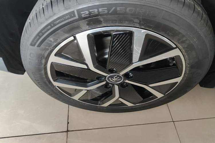 Used BYD Song L DM-i 2025 Intelligent Driving Version 160 km Beyond-Range Type Exterior 5