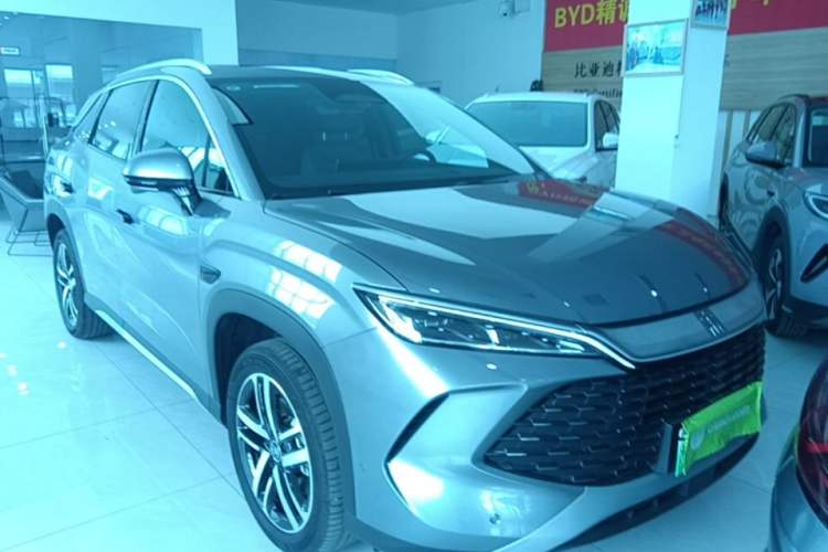 Used BYD Song L DM-i 2025 Intelligent Driving Version 112 km Beyond-Range Type Front Right 45 Deg