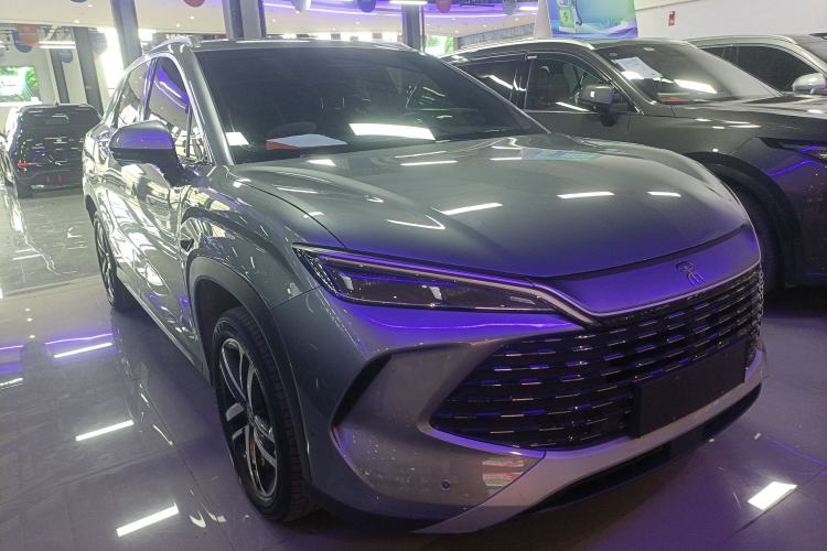 Used BYD Song L DM-i 2025 Intelligent Driving Version 112 km Leading Trim Front Right 45 Deg