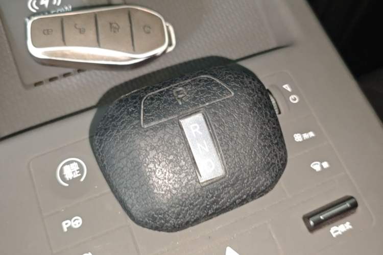 Used BYD Song L DM-i 2025 Intelligent Driving Version 112 km Leading Trim Gear Lever