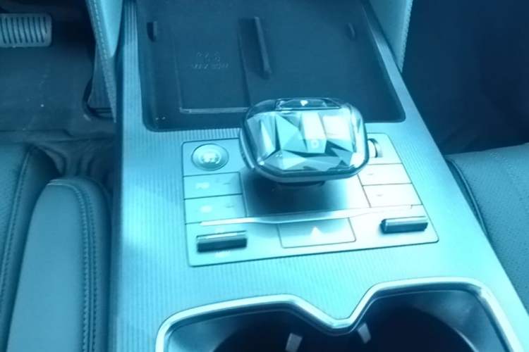 Used BYD Song L DM-i 2025 Intelligent Driving Version 112 km Beyond-Range Type Gear Lever