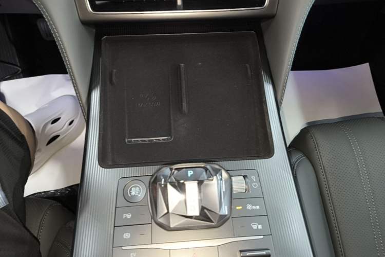 Used BYD Song L DM-i 2025 Intelligent Driving Version 160 km Excellence Edition Gear Lever