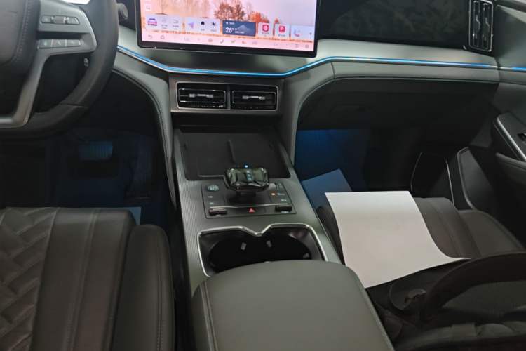 Used BYD Song L DM-i 2025 Intelligent Driving Version 112 km Beyond-Range Type Gear Lever