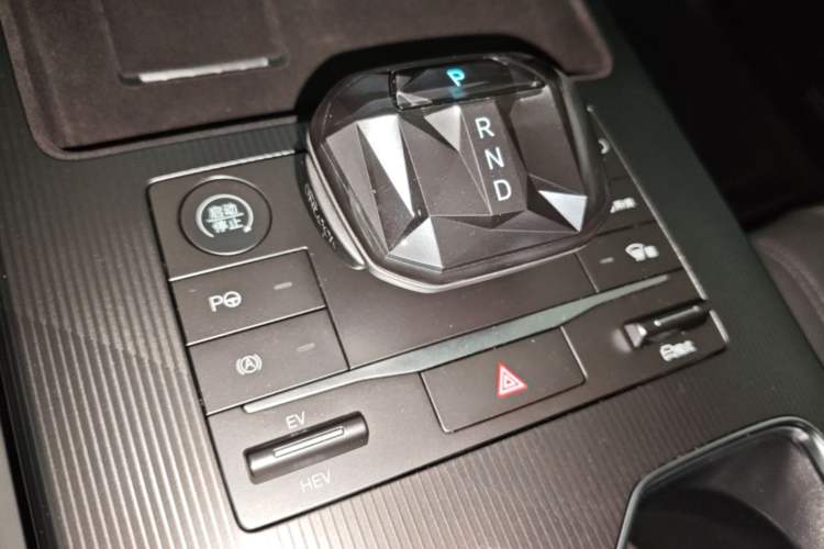 Used BYD Song L DM-i 2025 Intelligent Driving Version 160 km Excellence Edition Gear Lever