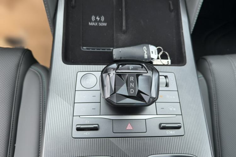 Used BYD Song L DM-i 2025 Intelligent Driving Version 160 km Beyond-Range Type Gear Lever