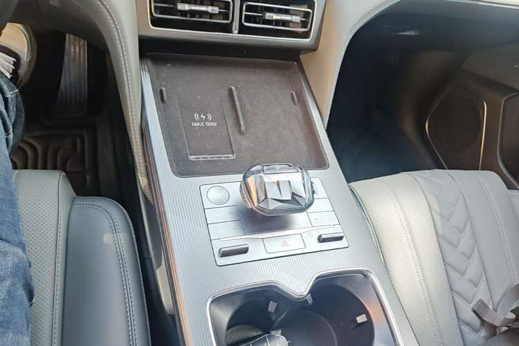 Used BYD Song L DM-i 2025 Intelligent Driving Version 112 km Beyond-Range Type Gear Lever