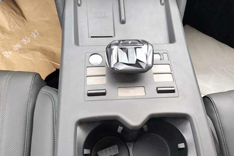 Used BYD Song L DM-i 2025 Intelligent Driving Version 160 km Beyond-Range Type Gear Lever