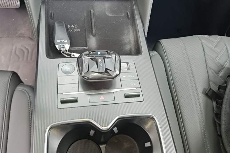 Used BYD Song L DM-i 2025 Intelligent Driving Version 160 km Excellence Edition Gear Lever