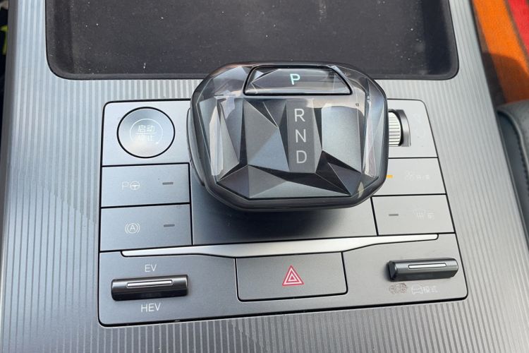 Used BYD Song L DM-i 2025 Intelligent Driving Version 112 km Leading Trim Gear Lever