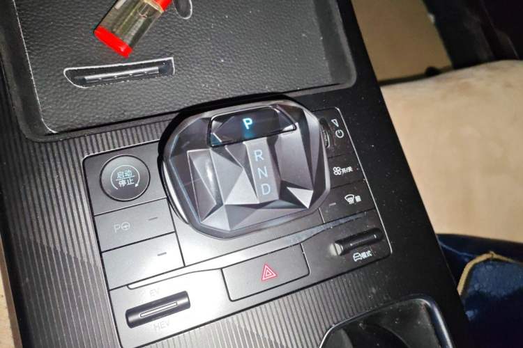 Used BYD Song L DM-i 2025 Intelligent Driving Version 160 km Beyond-Range Type Gear Lever