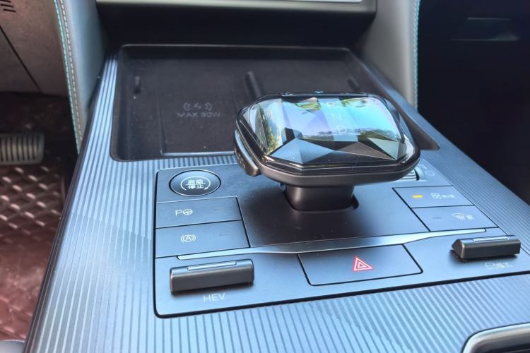 Used BYD Song L DM-i 2025 Intelligent Driving Version 112 km Beyond-Range Type Gear Lever