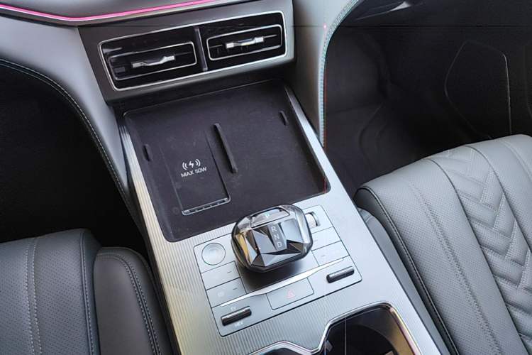 Used BYD Song L DM-i 2025 Intelligent Driving Version 160 km Excellence Edition Gear Lever