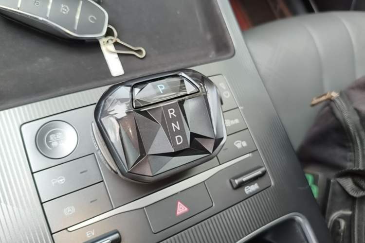 Used BYD Song L DM-i 2025 Intelligent Driving Version 112 km Leading Trim Gear Lever