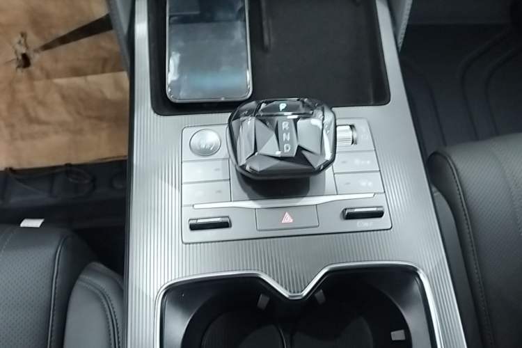 Used BYD Song L DM-i 2025 Intelligent Driving Version 160 km Beyond-Range Type Gear Lever