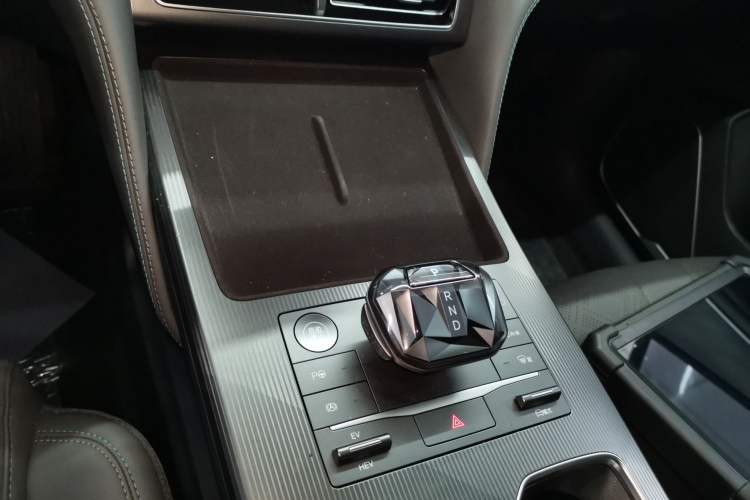 Used BYD Song L DM-i 2025 Intelligent Driving Version 112 km Leading Trim Gear Lever