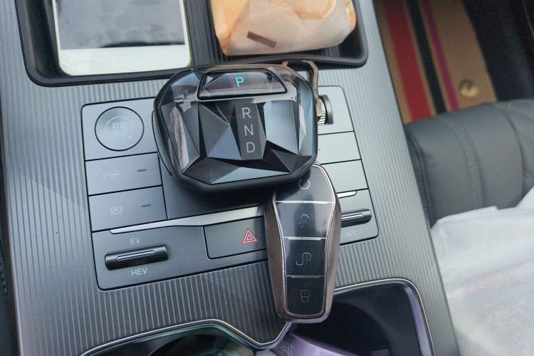 Used BYD Song L DM-i 2025 Intelligent Driving Version 112 km Beyond-Range Type Gear Lever