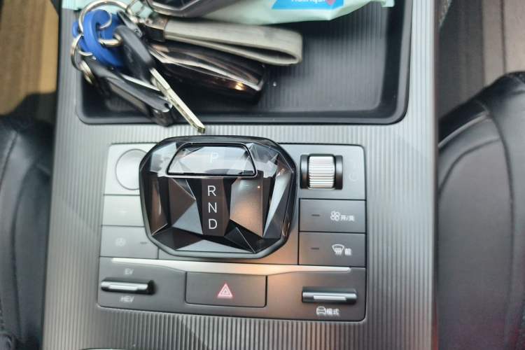Used BYD Song L DM-i 2025 Intelligent Driving Version 160 km Beyond-Range Type Gear Lever