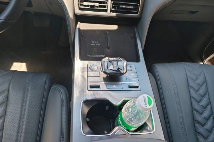Used BYD Song L DM-i 2025 Intelligent Driving Version 160 km Beyond-Range Type Gear Lever
