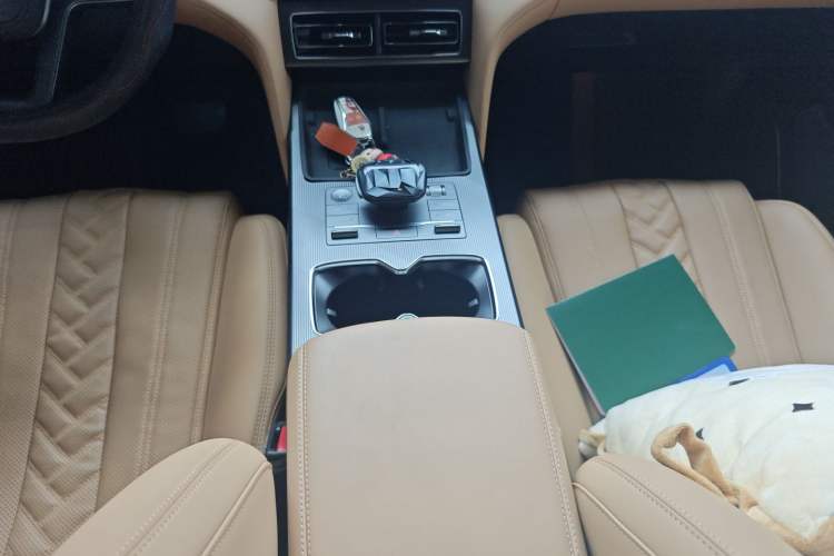 Used BYD Song L DM-i 2025 Intelligent Driving Version 112 km Beyond-Range Type Gear Lever