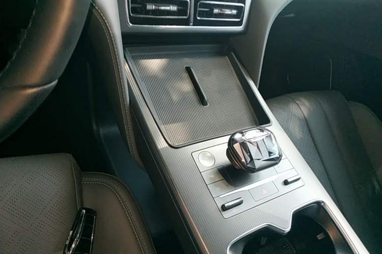 Used BYD Song L DM-i 2025 Intelligent Driving Version 112 km Leading Trim Gear Lever