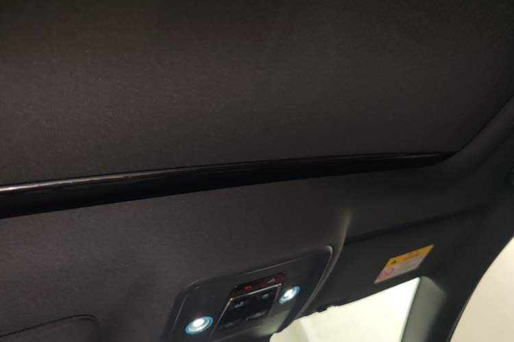 Used BYD Song L DM-i 2025 Intelligent Driving Version 160 km Beyond-Range Type Headliner