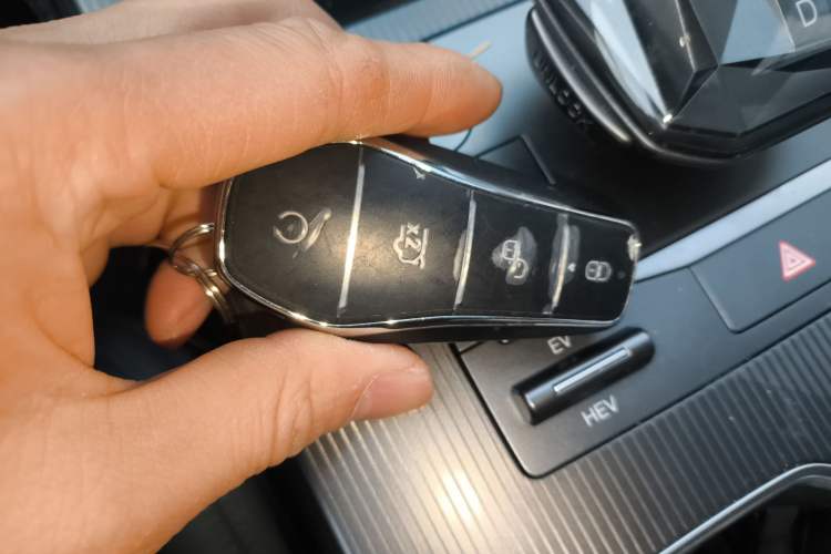 Used BYD Song L DM-i 2025 Intelligent Driving Version 112 km Beyond-Range Type Interior 1