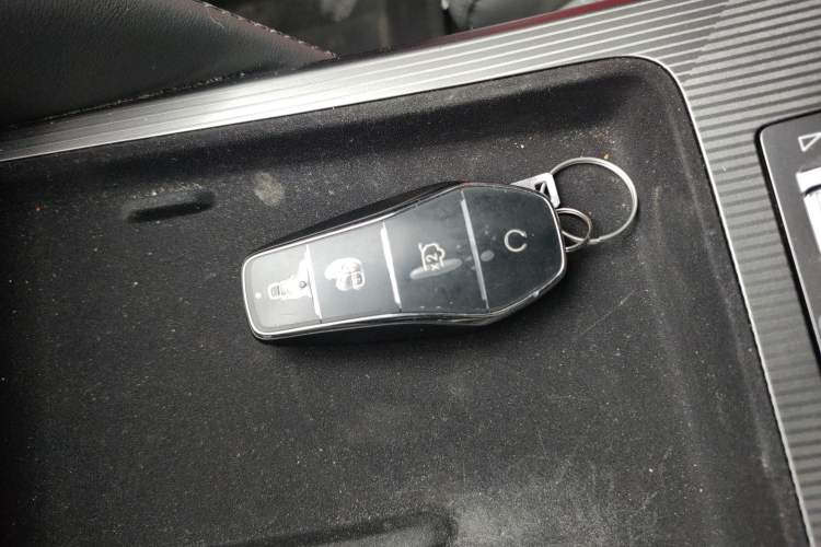 Used BYD Song L DM-i 2025 Intelligent Driving Version 160 km Beyond-Range Type Interior 1