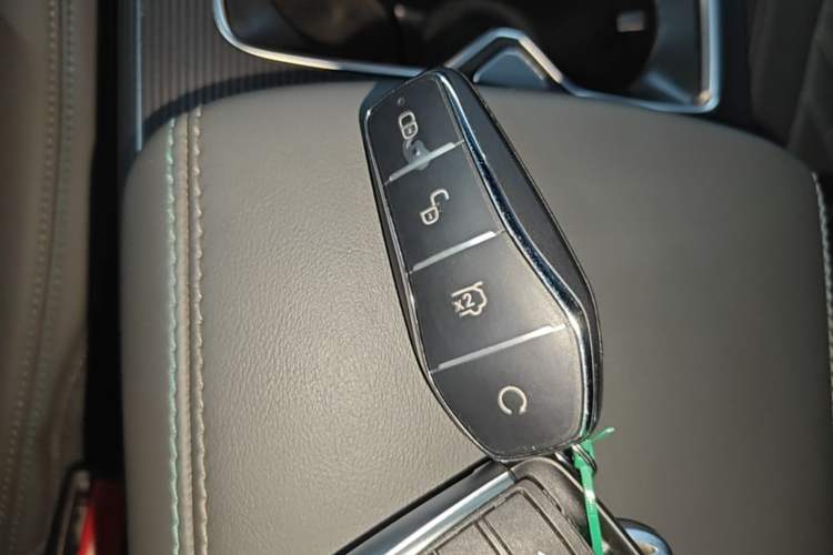 Used BYD Song L DM-i 2025 Intelligent Driving Version 160 km Beyond-Range Type Interior 1
