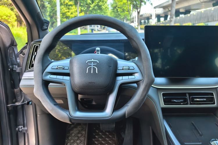 Used BYD Song L DM-i 2025 Intelligent Driving Version 112 km Beyond-Range Type Interior 1
