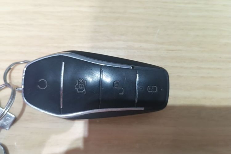 Used BYD Song L DM-i 2025 Intelligent Driving Version 112 km Leading Trim Interior 1