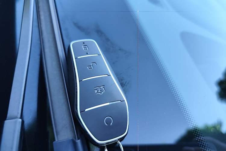 Used BYD Song L DM-i 2025 Intelligent Driving Version 160 km Excellence Edition Interior 1