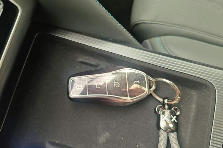 Used BYD Song L DM-i 2025 Intelligent Driving Version 160 km Beyond-Range Type Interior 1