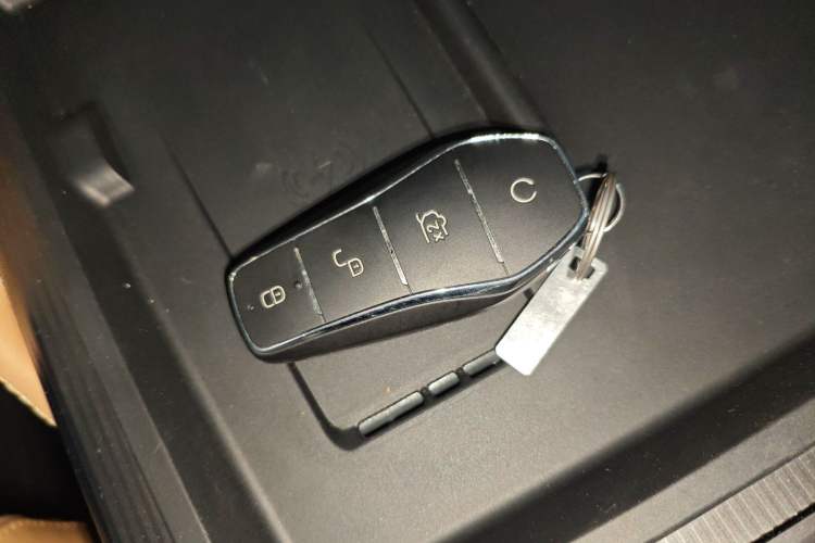 Used BYD Song L DM-i 2025 Intelligent Driving Version 112 km Beyond-Range Type Interior 1