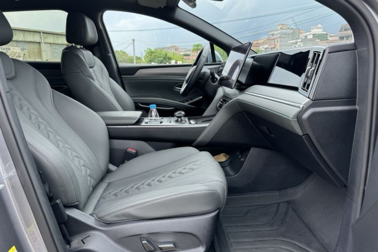 Used BYD Song L DM-i 2025 Intelligent Driving Version 160 km Beyond-Range Type Interior 2