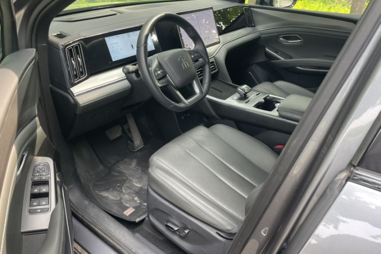 Used BYD Song L DM-i 2025 Intelligent Driving Version 112 km Leading Trim Interior 2