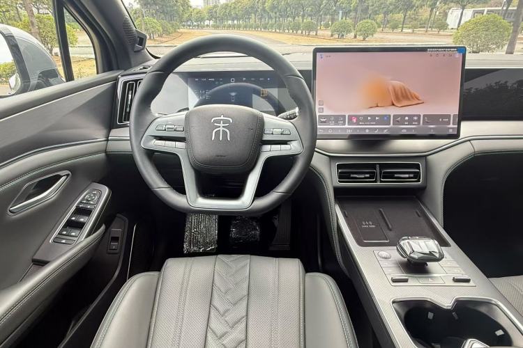 Used BYD Song L DM-i 2025 Intelligent Driving Version 160 km Beyond-Range Type Interior 2