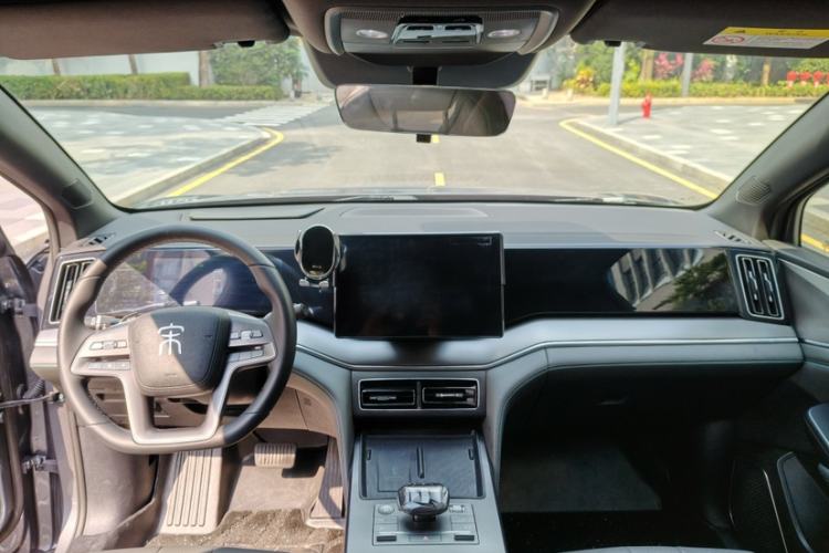 Used BYD Song L DM-i 2025 Intelligent Driving Version 112 km Leading Trim Interior 3