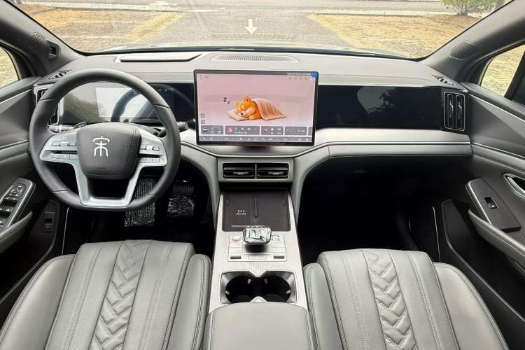 Used BYD Song L DM-i 2025 Intelligent Driving Version 160 km Beyond-Range Type Interior 3