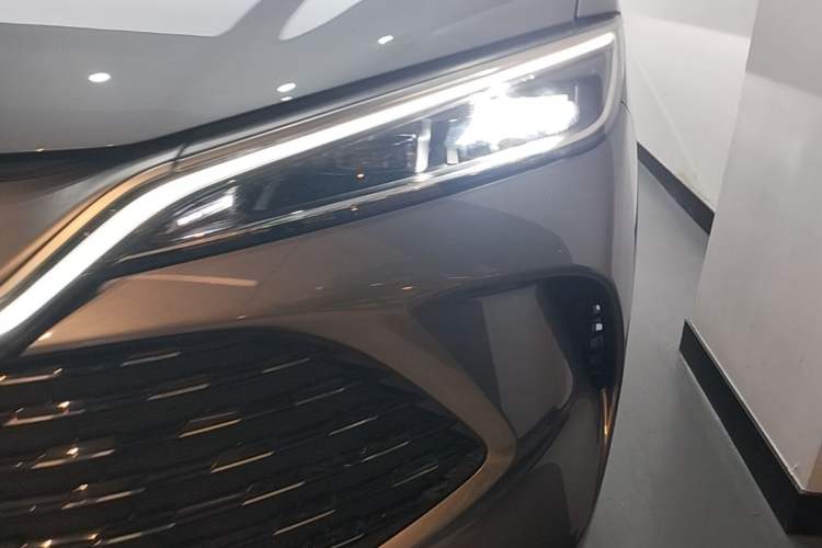Used BYD Song L DM-i 2025 Intelligent Driving Version 160 km Beyond-Range Type Left Front Headlight