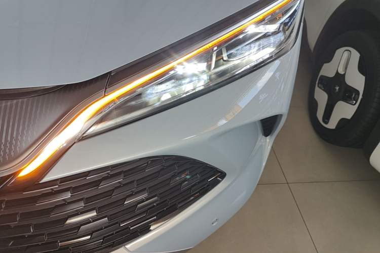 Used BYD Song L DM-i 2025 Intelligent Driving Version 160 km Beyond-Range Type Left Front Headlight